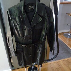 VINTAGE TRENDY BLACK NAPPA LEATHER JACKET FOUR DECORATIVE POCKETS AND BELT 40/8